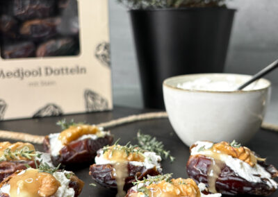 Gefüllte Datteln mit Ziegenfrischkäse