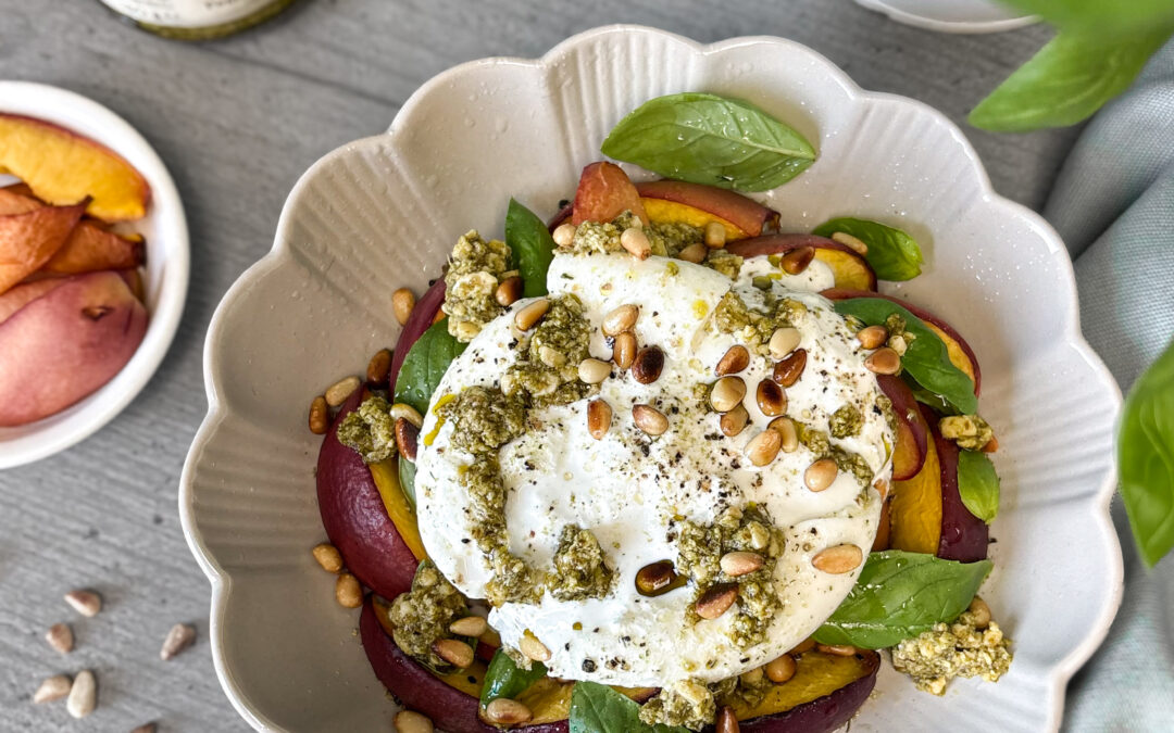 Gebackene Nektarine mit Burrata